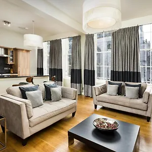 4* Aparthotel St Giles