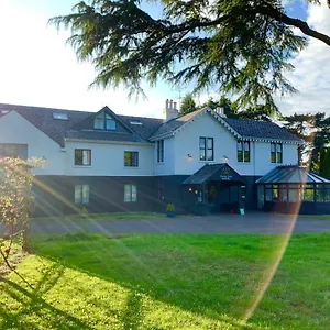 https://charlton-kings.cardiffhotelswales.com